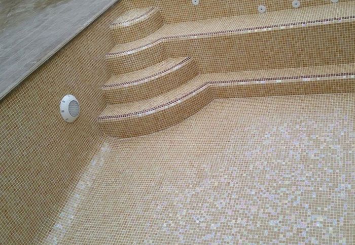 TAMESIS Barnás Gyöngyház Extrás Kültéri Medence Mozaik Burkolat TAMESIS Barnás Gyöngyház Extrás Kültéri Medence Mozaik Burkolat