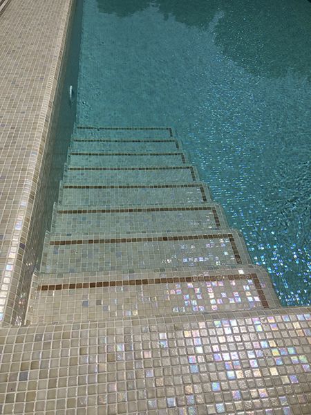 TIBER BÉZS Gyöngyház Extrás Kültéri Medence Mozaik Burkolat TIBER BÉZS Gyöngyház Extrás Kültéri Medence Mozaik Burkolat