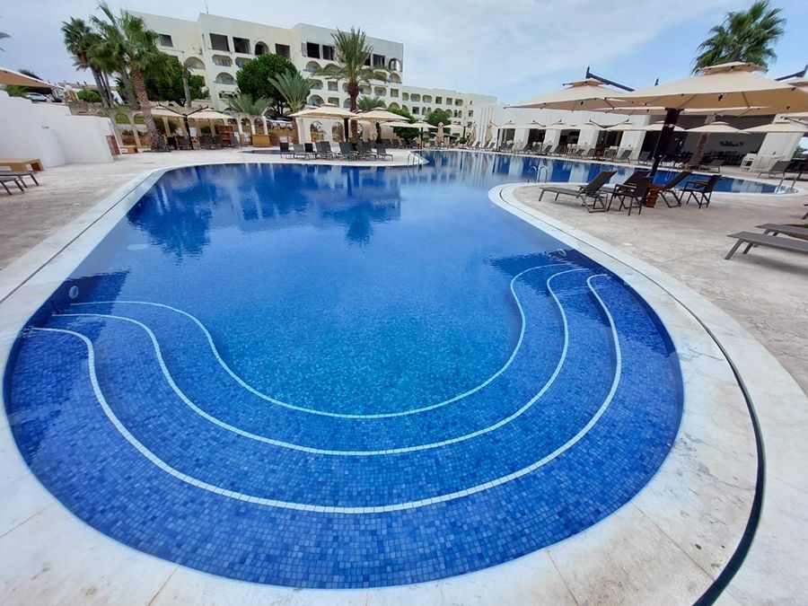 DEBA Kék Gyöngyházas Extra Kültéri Medence Mozaik Burkolat DEBA Kék Gyöngyházas Extra Kültéri Medence Mozaik Burkolat