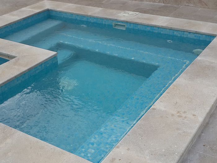 ORIA Kék Gyöngyházas Extra Kültéri Medence Mozaik Burkolat ORIA Kék Gyöngyházas Extra Kültéri Medence Mozaik Burkolat