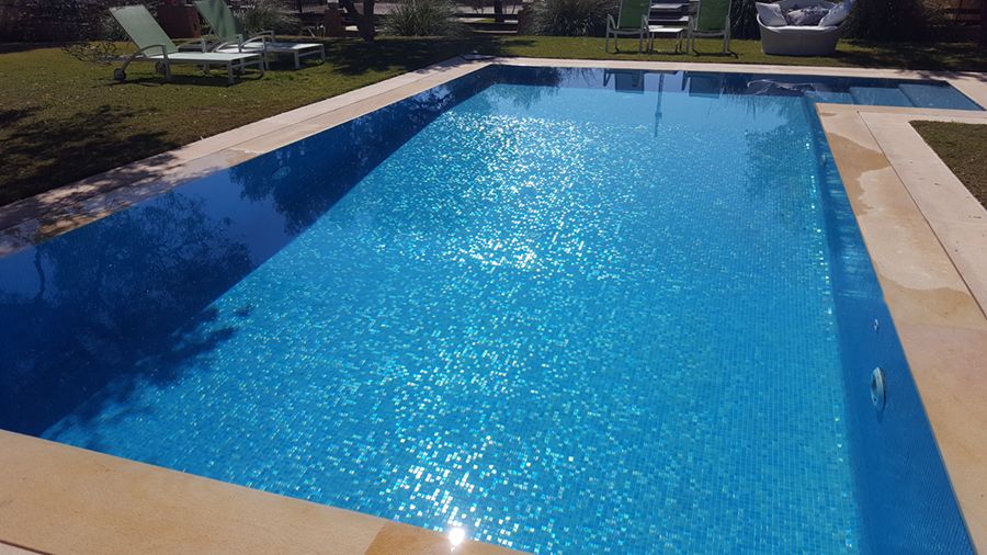 ORIA Kék Gyöngyházas Extra Kültéri Medence Mozaik Burkolat ORIA Kék Gyöngyházas Extra Kültéri Medence Mozaik Burkolat