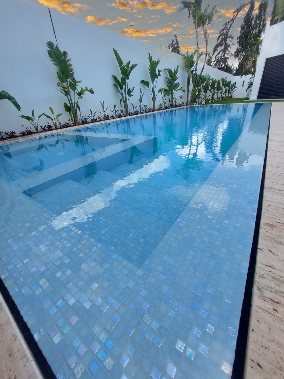 ADUR Türkiz Gyöngyházas Extra Kültéri Medence Mozaik Burkolat